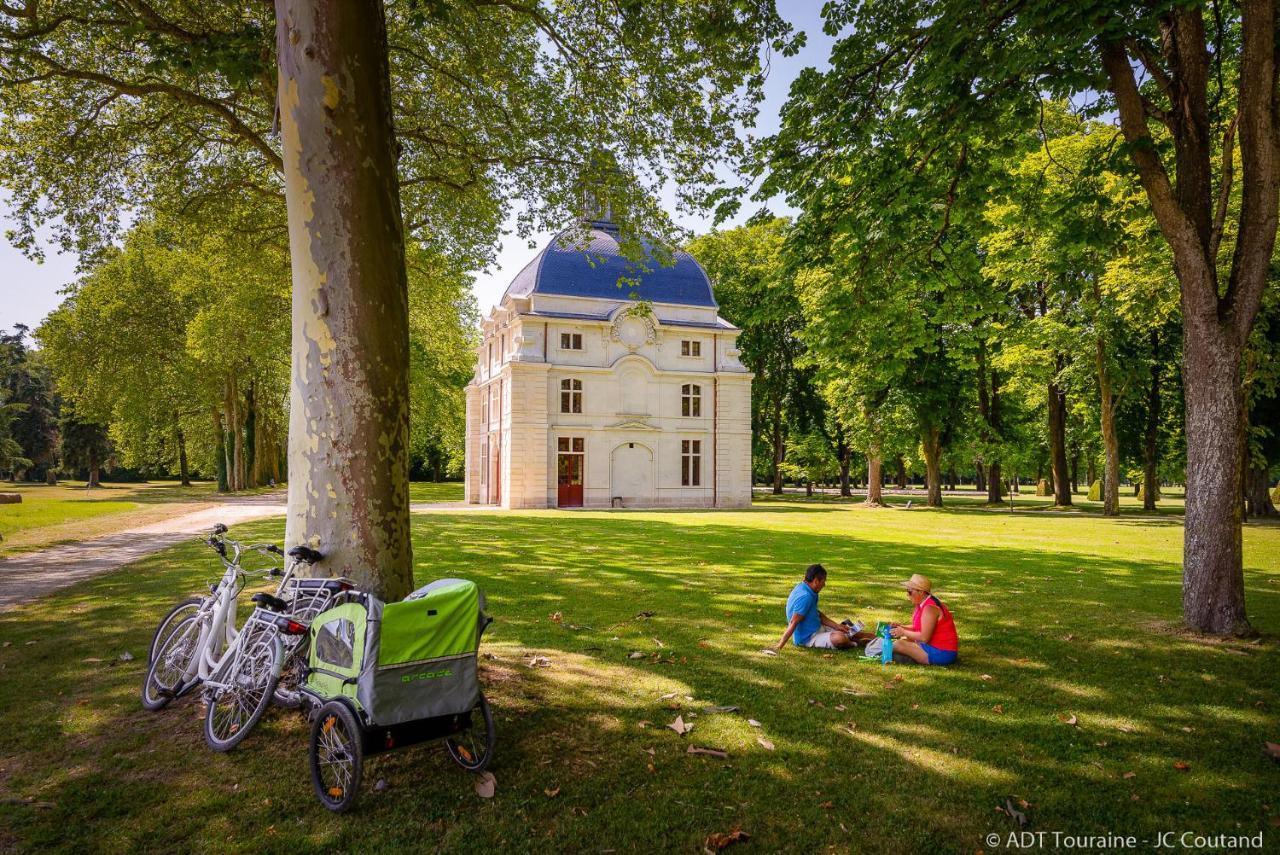Gite Le Petit Puits A Richelieu Exterior photo